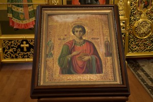 Икона святого великомученика и целителя Пантелеимона